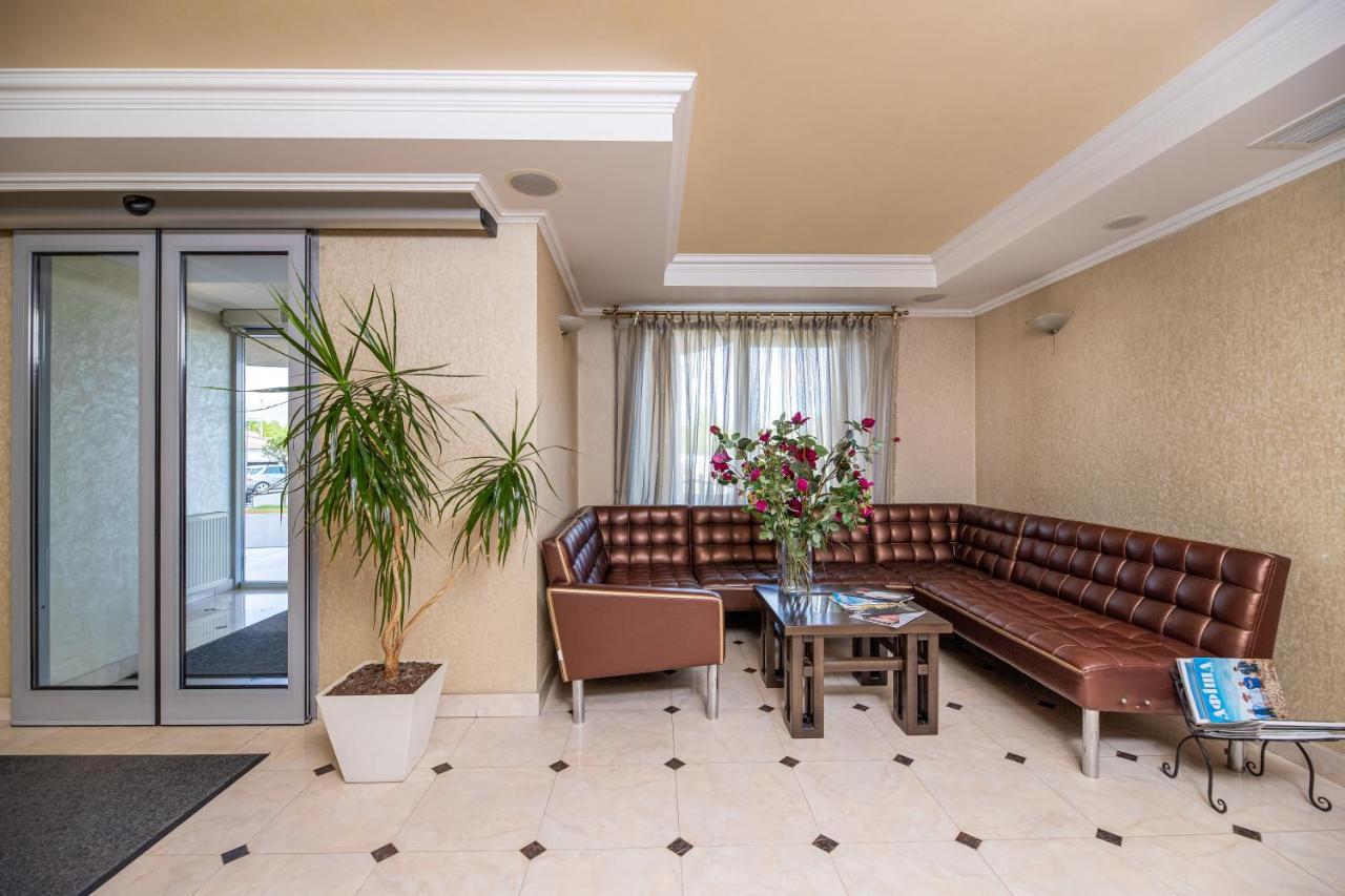 Sonata Hotel & Restaurant "Готель Соната" Lviv Kültér fotó