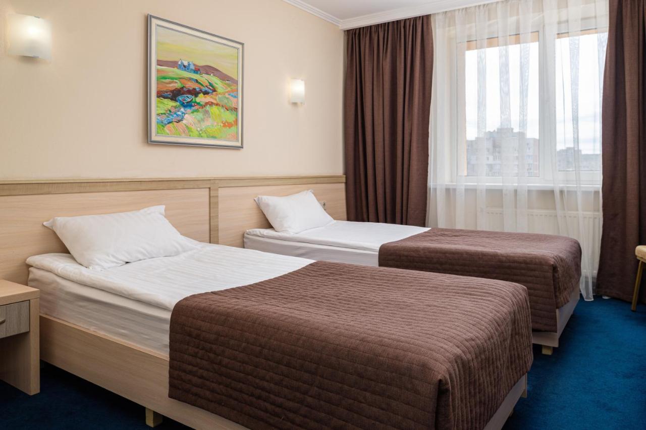Sonata Hotel & Restaurant "Готель Соната" Lviv Kültér fotó