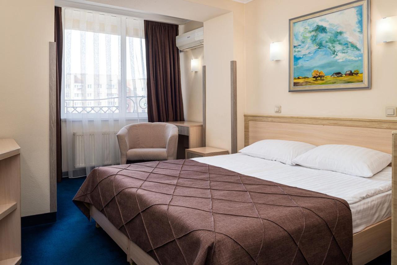 Sonata Hotel & Restaurant "Готель Соната" Lviv Kültér fotó