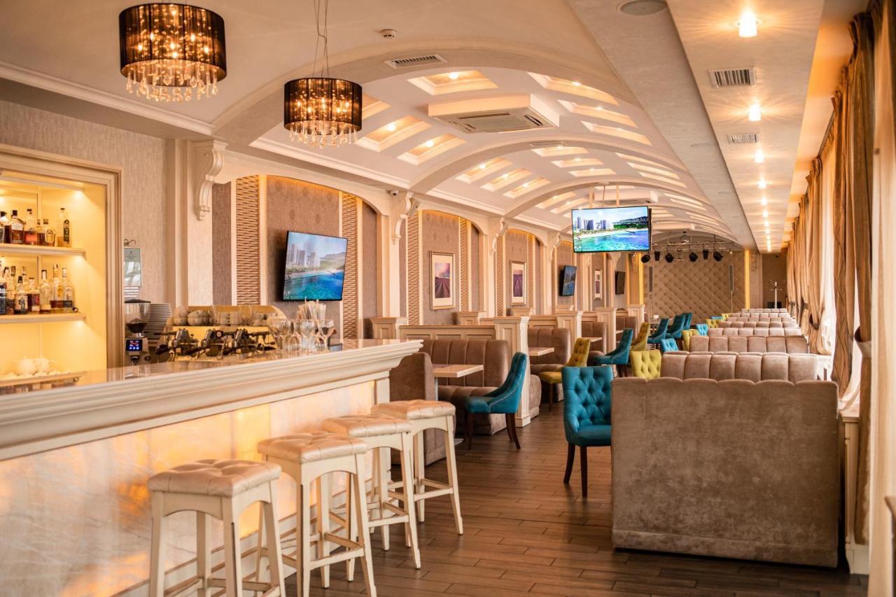 Sonata Hotel & Restaurant "Готель Соната" Lviv Kültér fotó