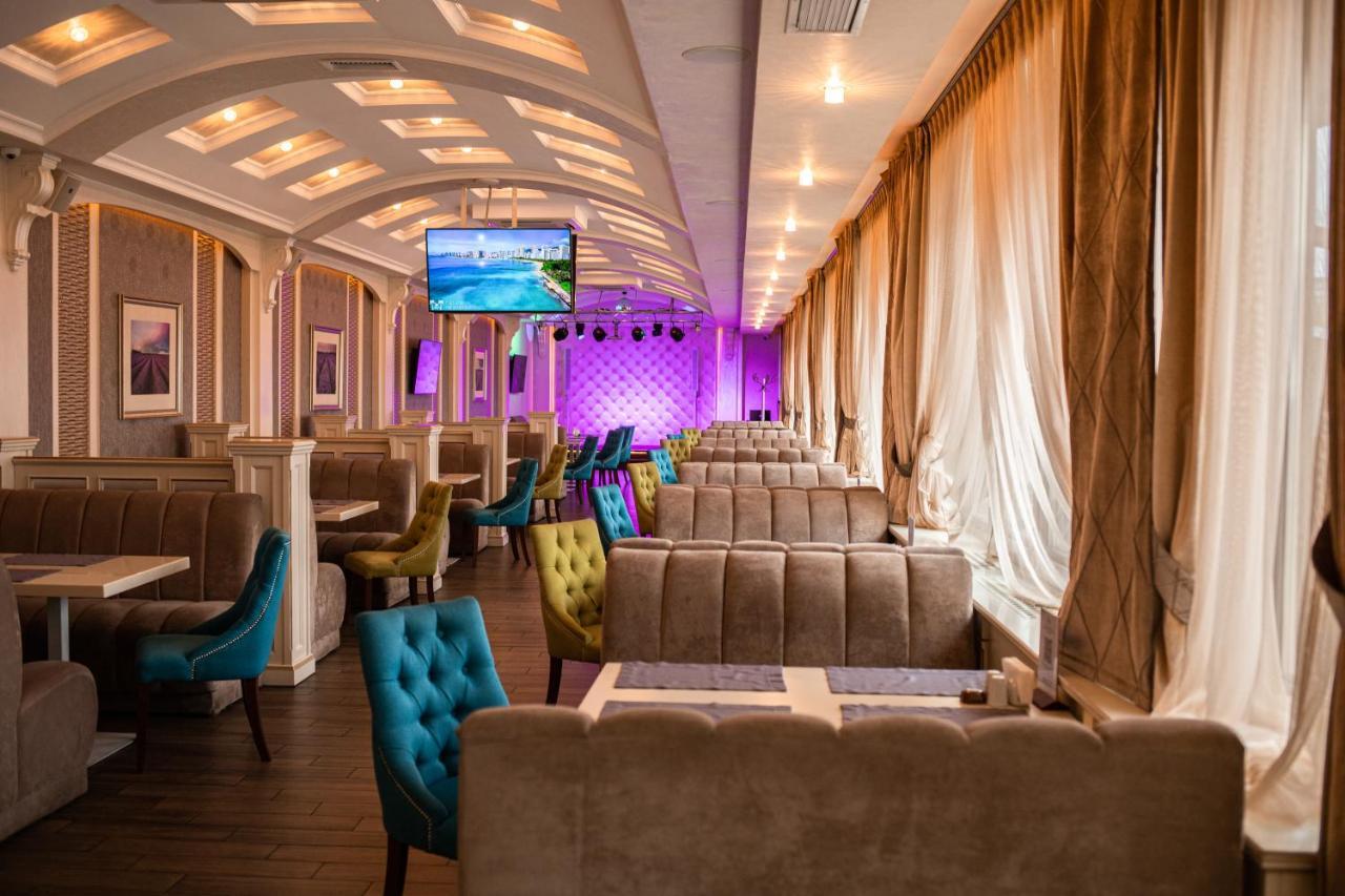 Sonata Hotel & Restaurant "Готель Соната" Lviv Kültér fotó
