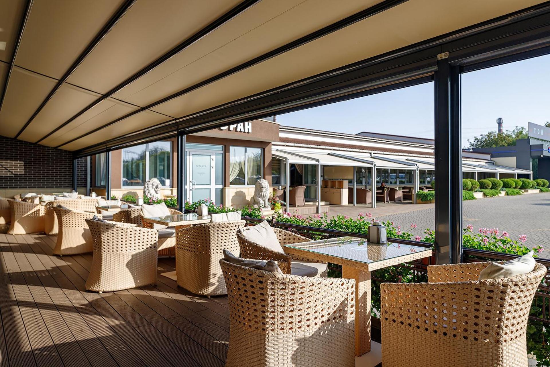 Sonata Hotel & Restaurant "Готель Соната" Lviv Kültér fotó