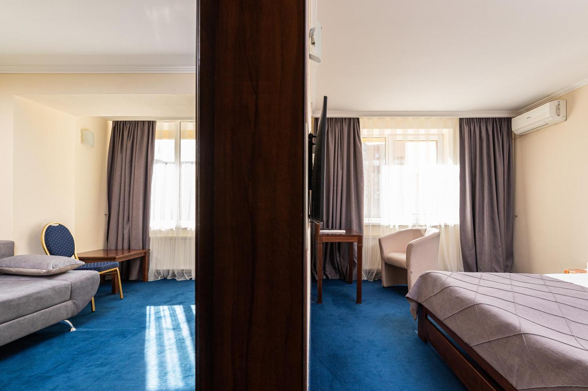 Sonata Hotel & Restaurant "Готель Соната" Lviv Szoba fotó
